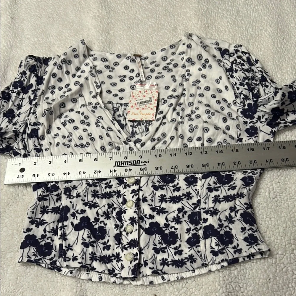 Free People White Blue Fitted Crop Blouse - Picture 4 of 6